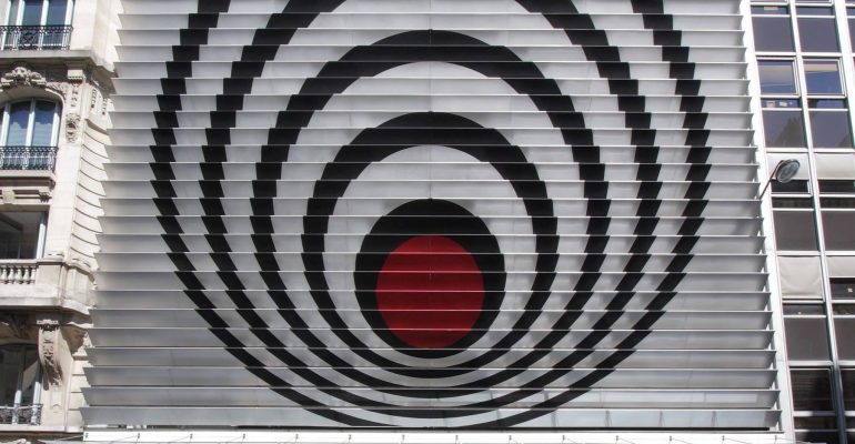 Veronica populair en minder zendtijd voor Radio Luxemburg